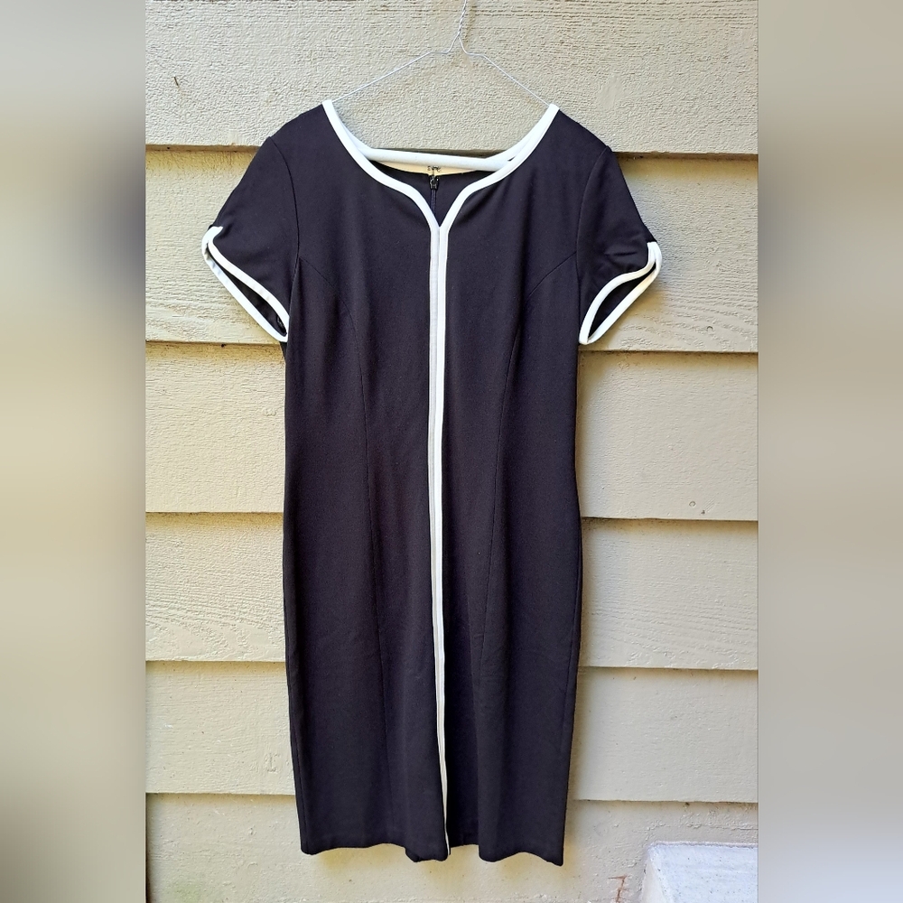 NWT Elegant Black Talbot Stretch Knit Cap Sleeve Dress - 8